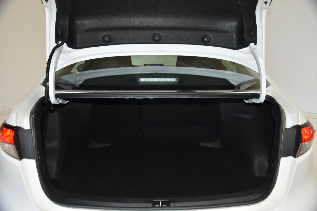 Used 2025 Toyota Corolla LE FWD image 28