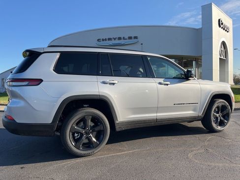 New 2025 Jeep Grand Cherokee L Altitude image 48