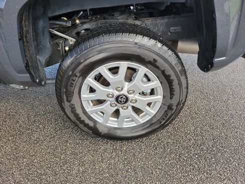 Certified 2025 Toyota Tacoma SR5 image 8