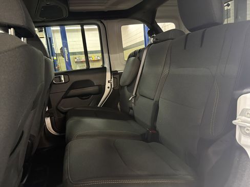 Certified 2025 Jeep Wrangler Sahara image 11