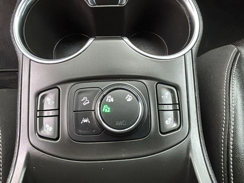 Certified 2022 GMC Terrain SLT image 23