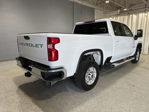 Used 2024 Chevrolet Silverado 2500 LT w/ Convenience Package AWD/4WD image 3