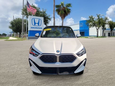 Used 2025 BMW X2 xDrive28i AWD/4WD image 2
