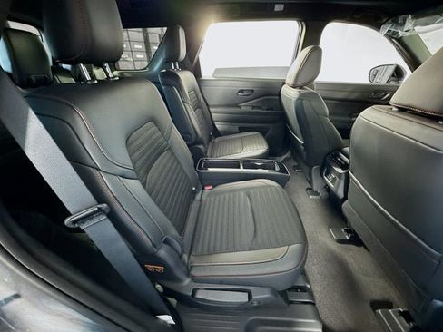 New 2026 Nissan Pathfinder Rock Creek w/ Rock Creek Premium Package AWD/4WD image 25