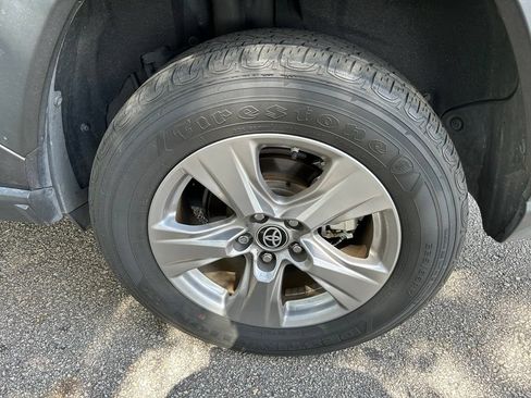 Used 2023 Toyota RAV4 LE AWD/4WD image 10