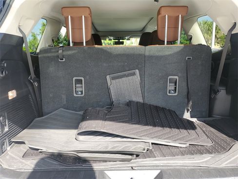 Used 2021 Subaru Ascent Touring image 7