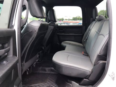 Used 2022 RAM 2500 Tradesman w/ Chrome Appearance Group AWD/4WD image 4