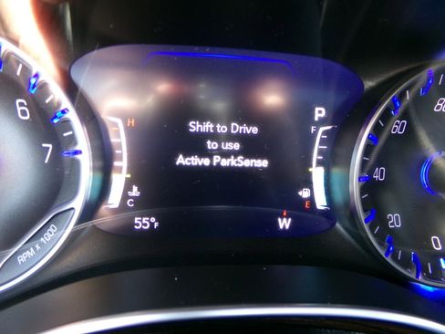 Used 2022 Chrysler Pacifica Limited FWD image 43