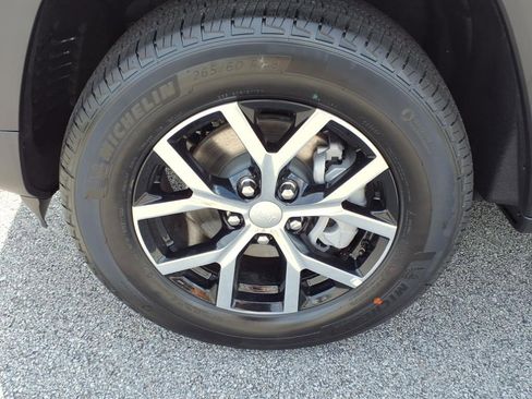 New 2025 Jeep Grand Cherokee Limited w/ Trailer Tow Package image 13