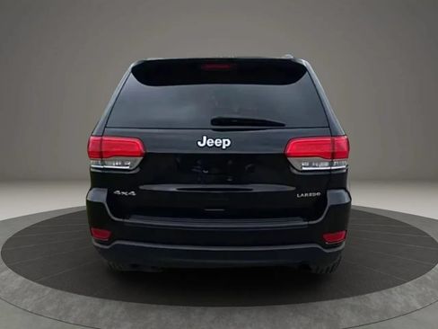 Used 2019 Jeep Grand Cherokee Laredo AWD/4WD image 5