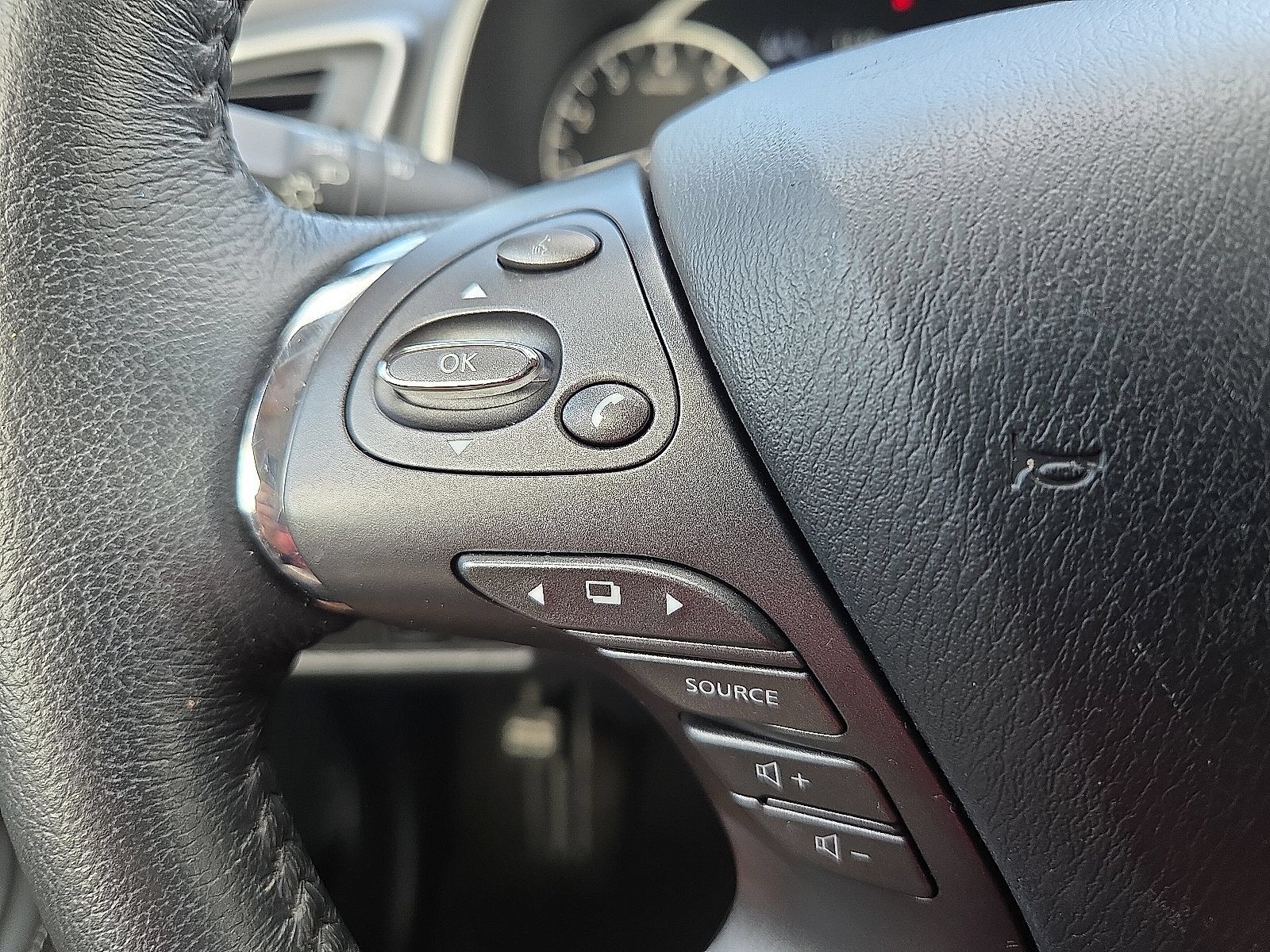 Used 2024 Nissan Murano SV w/ SV Midnight Edition Package AWD/4WD image 19