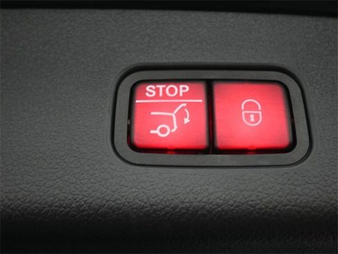 Used 2024 Mercedes-Benz GLC 300 image 16