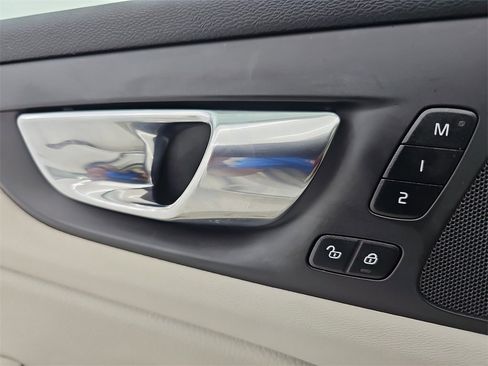 Used 2022 Volvo S60 T8 R-Design Expression w/ Premium Package image 33