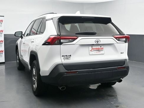 Used 2024 Toyota RAV4 XLE FWD image 6