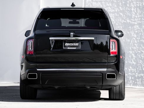 Used 2023 Rolls-Royce Cullinan image 16