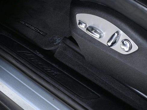 Certified 2024 Porsche Macan image 23