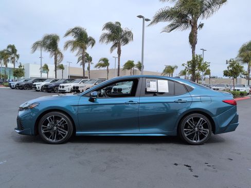 Used 2025 Toyota Camry XSE FWD image 7