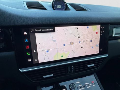 Used 2023 Porsche Cayenne Platinum Edition w/ Performance Package image 16