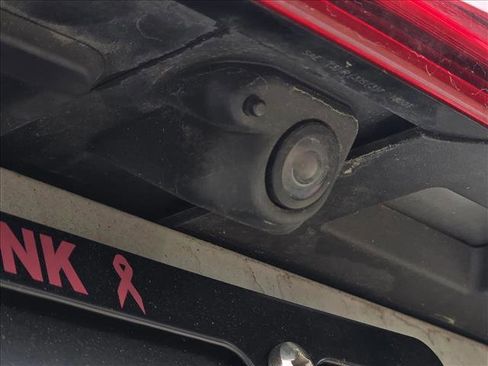 Certified 2024 Audi Q8 e-tron Prestige image 13