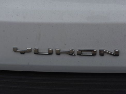Used 2025 GMC Yukon Denali RWD image 7