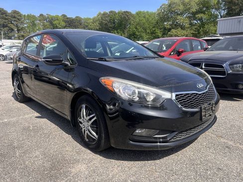 Used 2016 Kia Forte LX FWD image 2