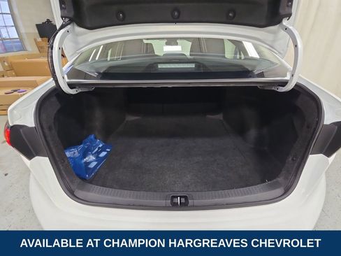 Used 2025 Toyota Corolla LE image 34