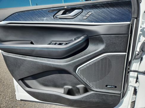 Used 2024 Jeep Grand Cherokee Trailhawk w/ Advanced Protech Group II image 13