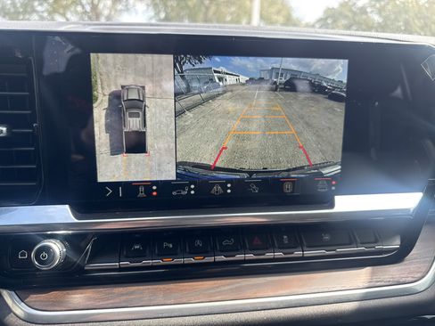 Used 2026 GMC Sierra 1500 SLT image 17