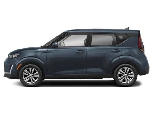 Used 2025 Kia Soul LX image 3