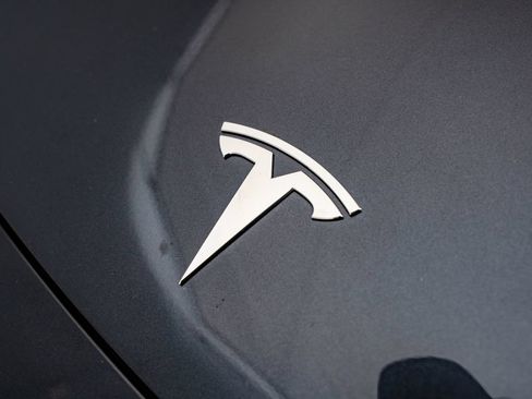 Used 2024 Tesla Model 3 Long Range RWD image 3