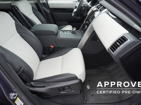 Used 2025 Land Rover Discovery S AWD/4WD image 23