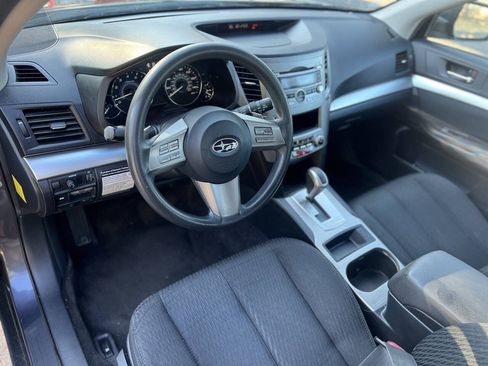 Used 2010 Subaru Outback 2.5i AWD/4WD image 9