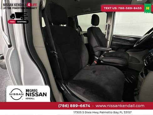 Used 2019 Dodge Grand Caravan SE image 30