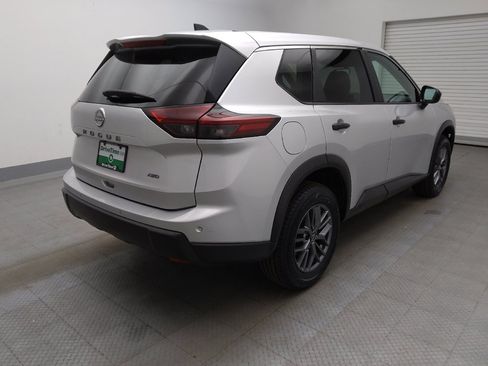 Used 2024 Nissan Rogue S AWD/4WD image 9
