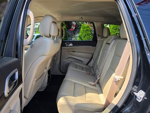 Used 2018 Jeep Grand Cherokee Limited AWD/4WD image 25