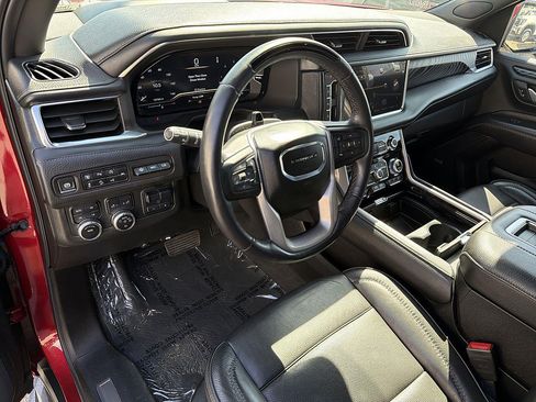 Used 2024 GMC Yukon Denali w/ Advanced Technology Package AWD/4WD image 9