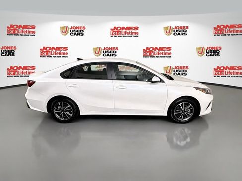 Certified 2024 Kia Forte LXS w/ LXS Technology Package FWD image 16