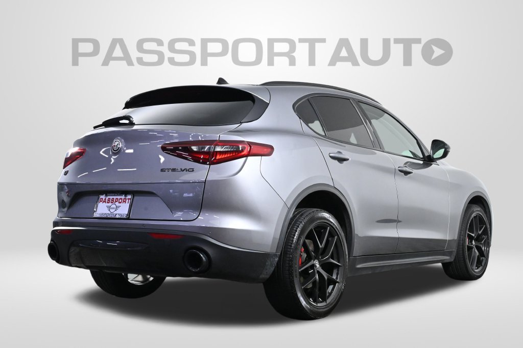 Used 2019 Alfa Romeo Stelvio Ti w/ Nero Edizione AWD/4WD image 7