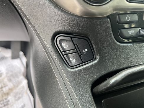 Used 2020 GMC Yukon XL Denali AWD/4WD image 21