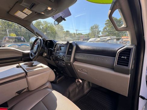 Used 2017 Ford F250 XL w/ Power Equipment Group AWD/4WD image 30