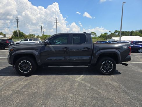 Used 2024 Toyota Tacoma TRD Sport w/ TRD Sport Upgrade Package RWD image 5