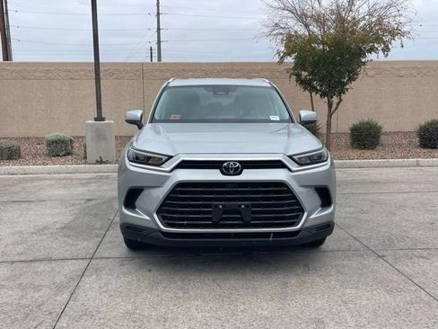 Used 2025 Toyota Grand Highlander FWD image 5