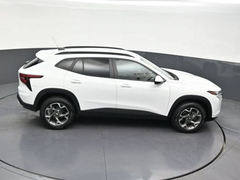Used 2024 Chevrolet Trax LT FWD image 23