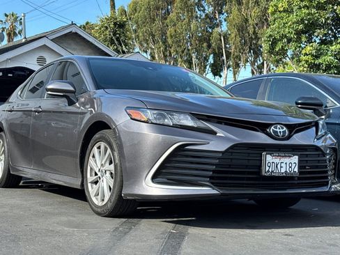 Used 2023 Toyota Camry LE w/ Convenience Package FWD image 2