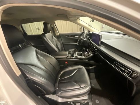 Used 2022 Lincoln Nautilus FWD w/ Premium Package image 13