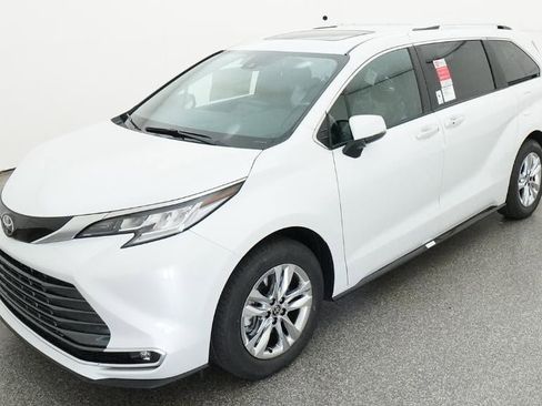 New 2026 Toyota Sienna Limited FWD image 1