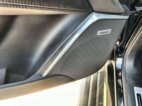Used 2019 Cadillac Escalade Platinum AWD/4WD image 23