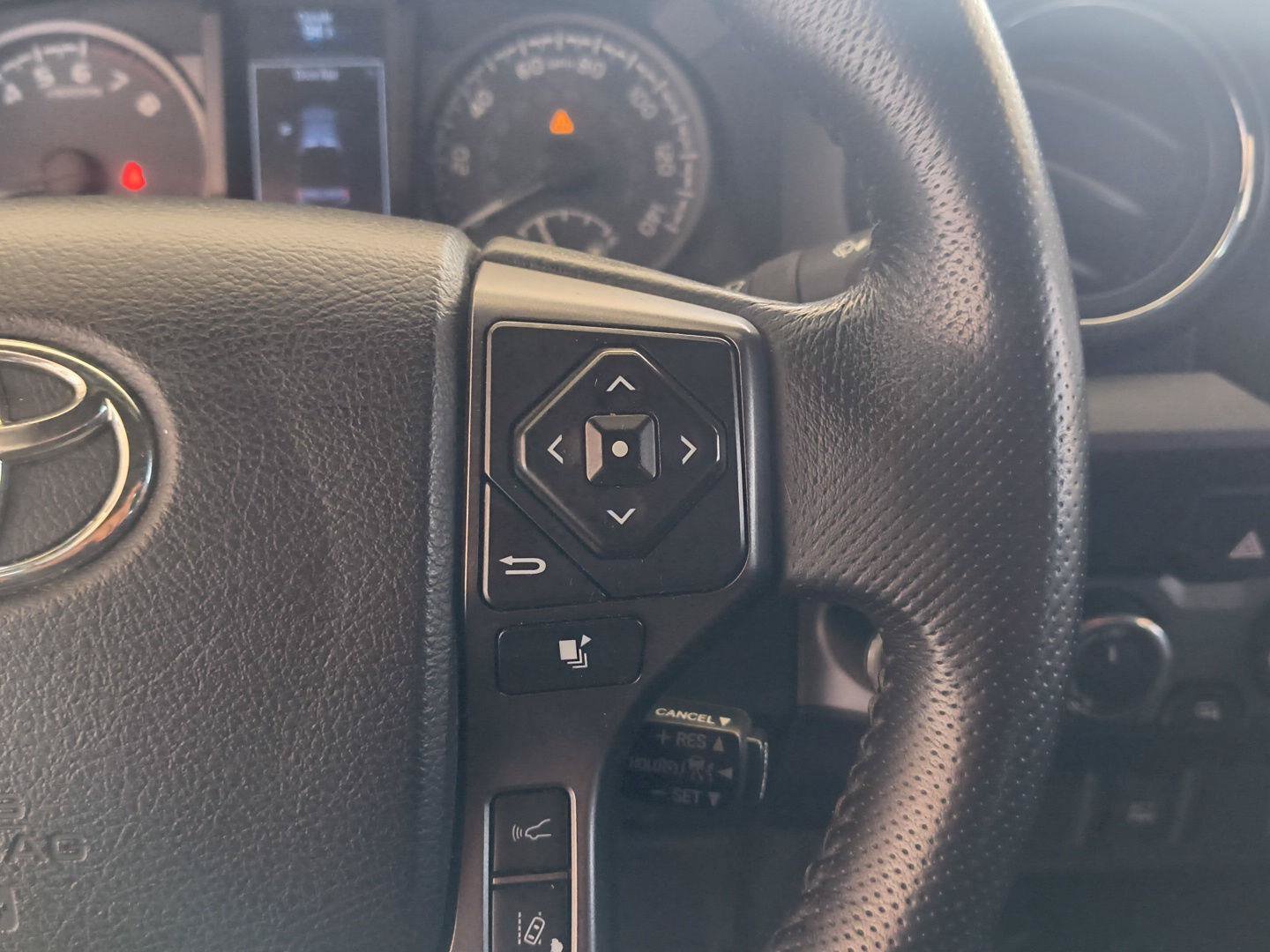 Used 2019 Toyota Tacoma TRD Off-Road AWD/4WD image 31
