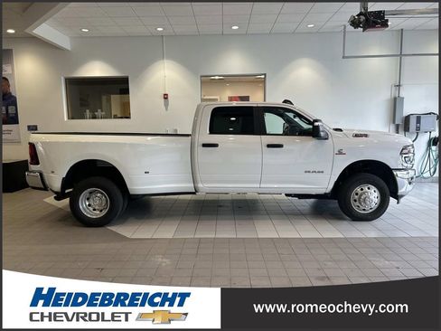 Used 2025 RAM 3500 Big Horn AWD/4WD image 2