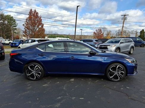 Used 2023 Nissan Altima 2.5 SR image 7